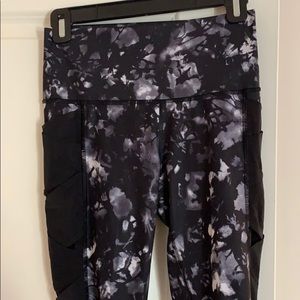 Wunder Under Mesh Side Legging